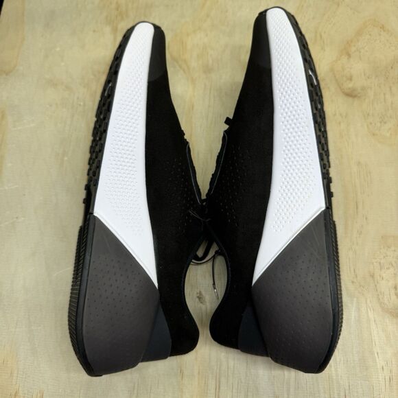 Athletic_Shoes